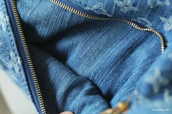 First bag Rise High VUITTON LOUIS 0519